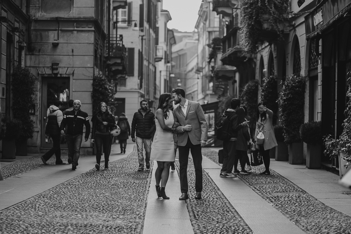 engagement photos session in Milan