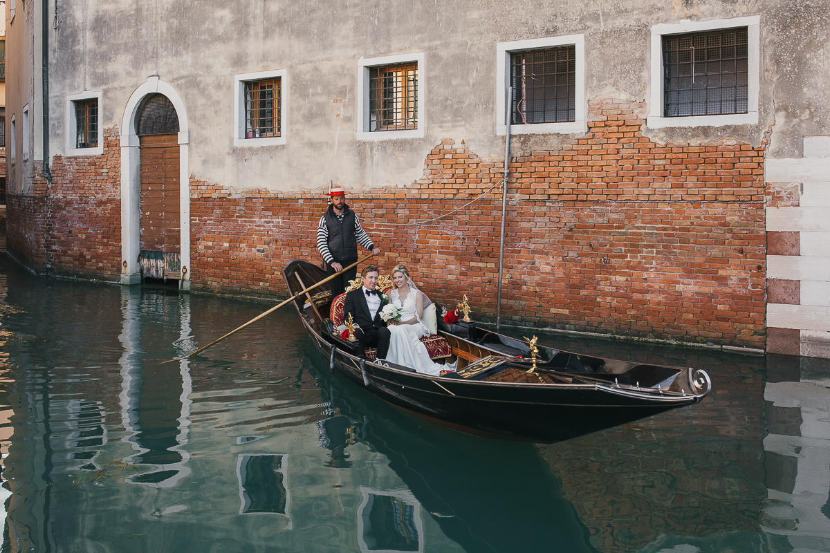 Intimate wedding in venice