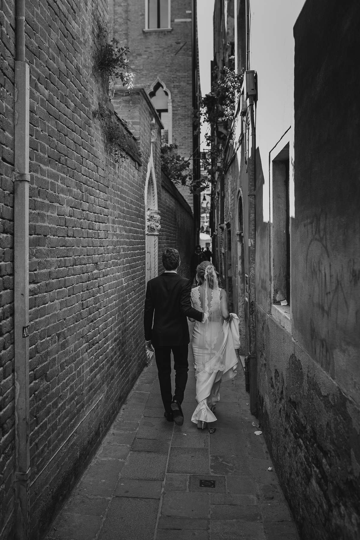 Intimate wedding in venice