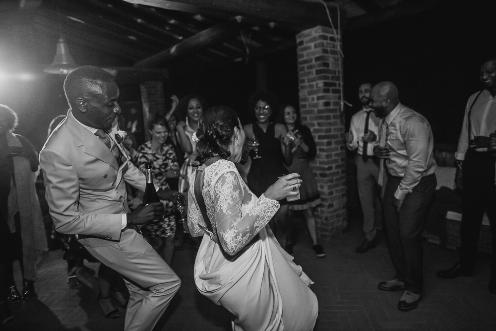 wedding photographer tuscany italy dance