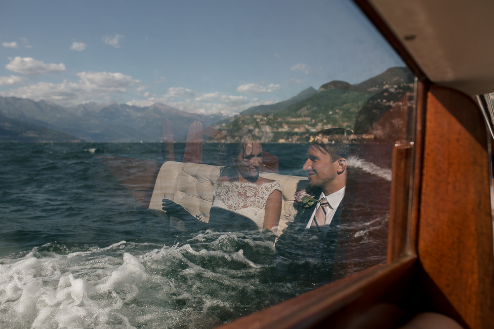 lake como wedding photographer boat