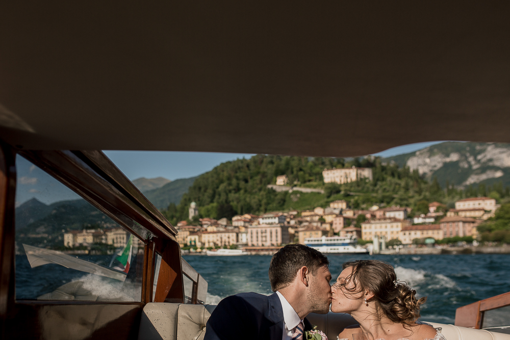 lake como wedding photographer boat