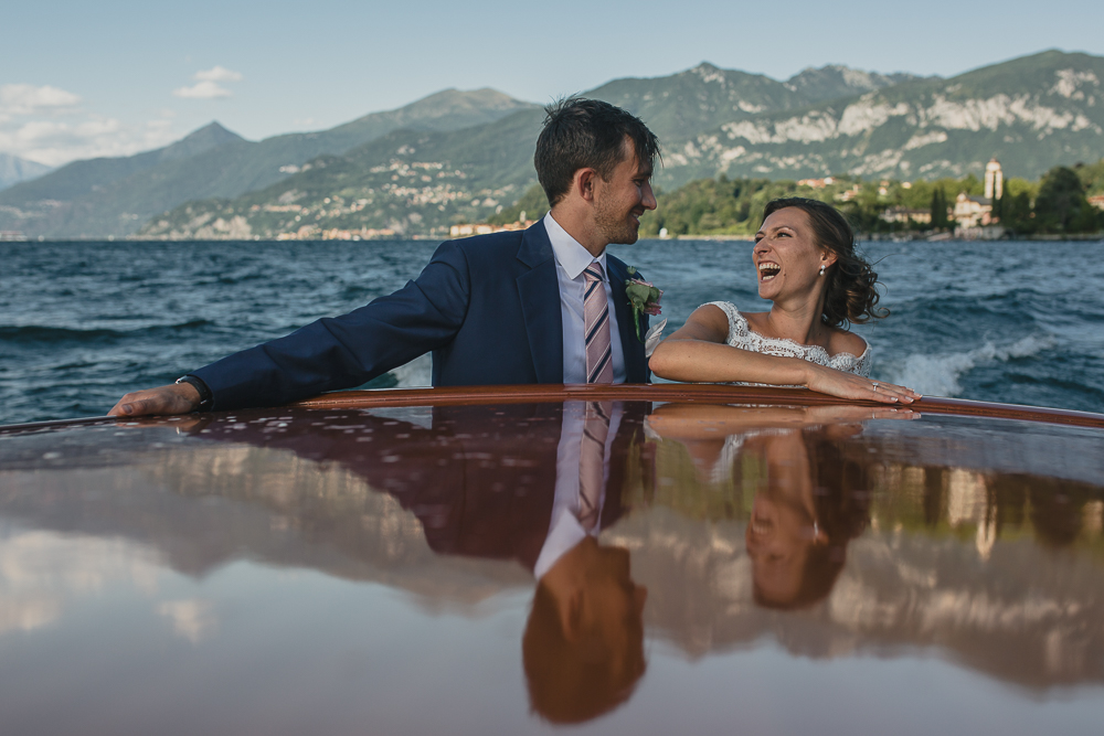 lake como wedding photographer boat