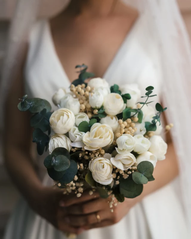 Pinar 🌸

#weddingphotographeritaly #flowerbouquet #bridedetails #fotografomatrimoniomilano #weddingphotographers